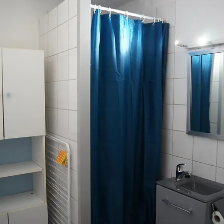 Lara 2 - T2 Balcon Piscine Lit Double & Clic-clac Parking Pres Du Centre-port Et Ile Loisirs Apartament